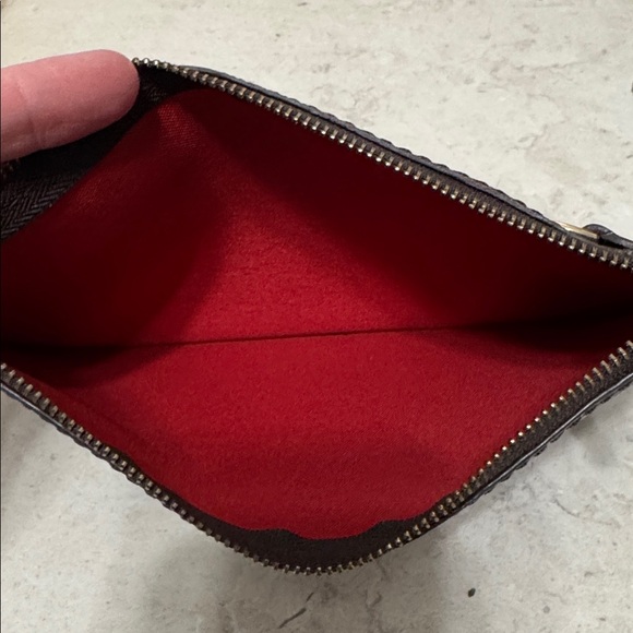 Louis Vuitton Damier Ebene pouch/wristlet - Picture 5 of 8